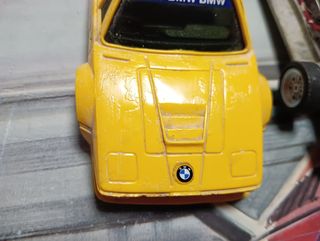 Scalextric BMW M1 Amarillo