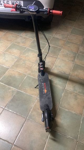Patinete Eléctrico Red Bull Racing