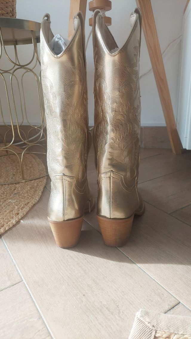 Botas cowboy doradas Compradas en Heiffel T.40