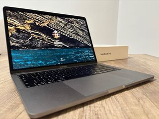 MacBook Pro 13 Apple