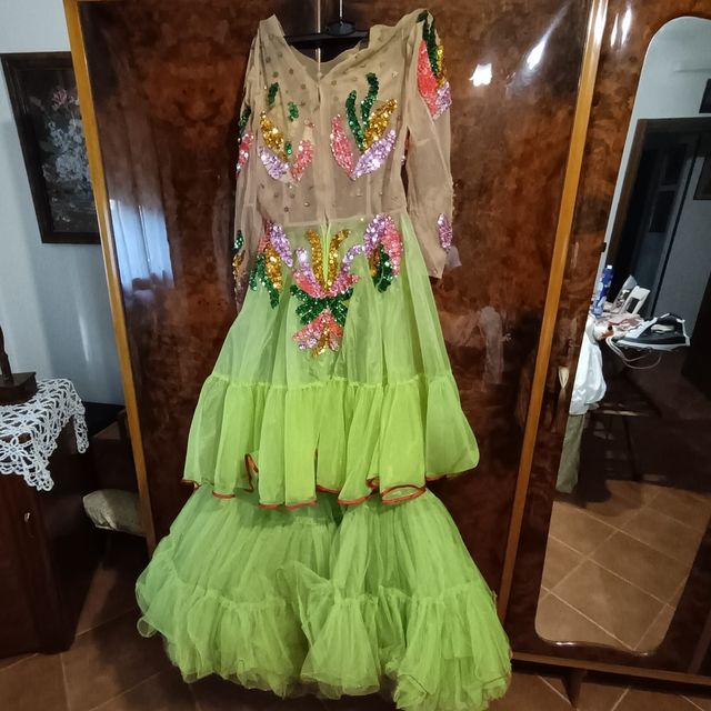 Abito da ballo con paillettes