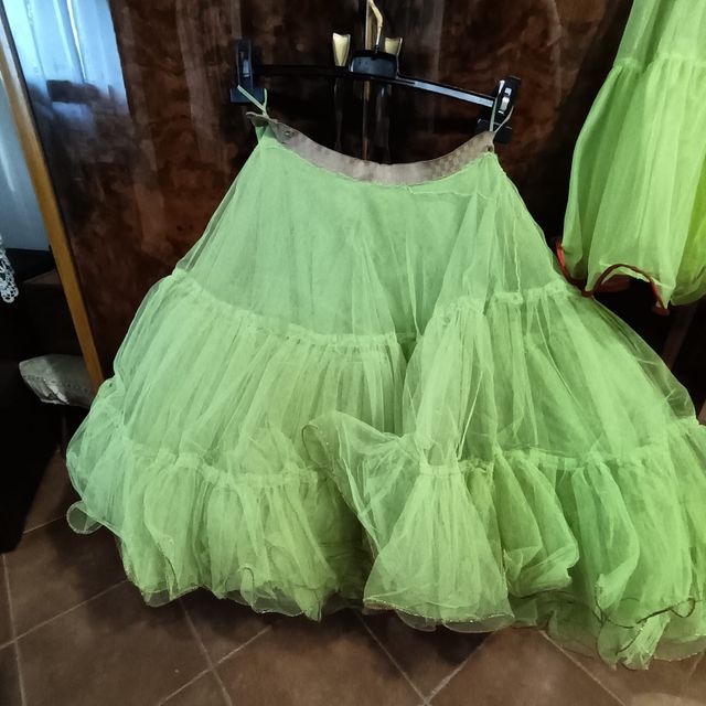 Abito da ballo con paillettes