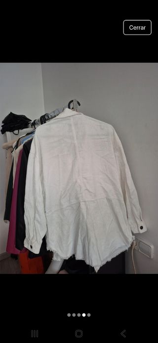 Regalo chaqueta Stradivarius Blanca Talla M