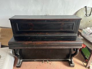 Piano antiguo K. Bord Paris para restaurar