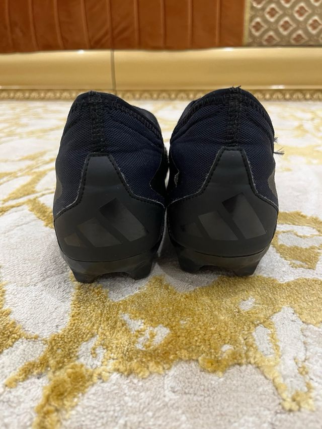 Botas de fútbol Adidas Predator Negras