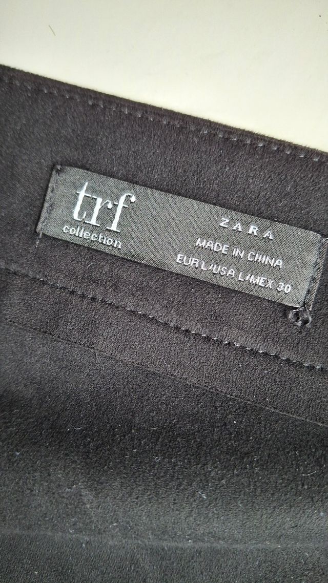 Falda mini negra con lazo