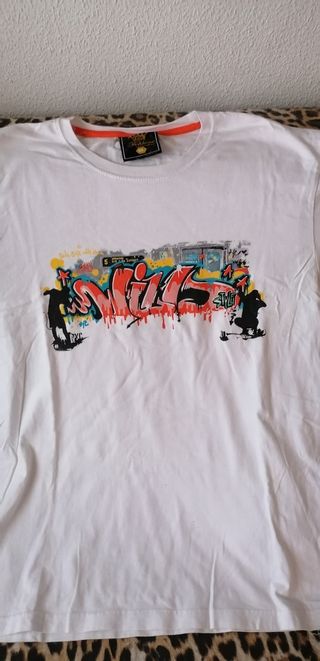 Camiseta Urbana Graffiti Rapera vintage Y2K 