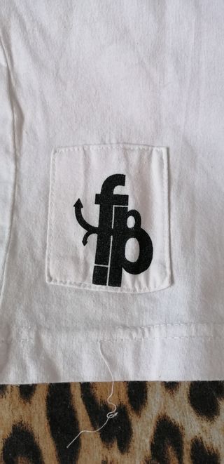 Camiseta Urbana Graffiti Rapera vintage Y2K 