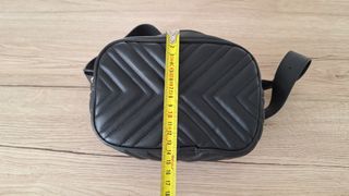 Bolso Riñonera Negro Acolchado