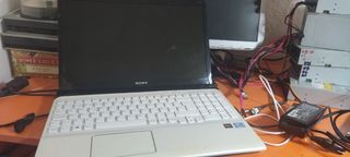 Portátil Sony Vaio Blanco NO ENCIENDE