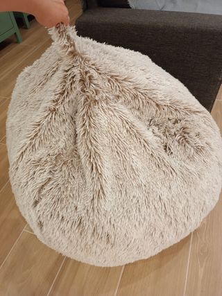 Puff redondo de forro polar beige
