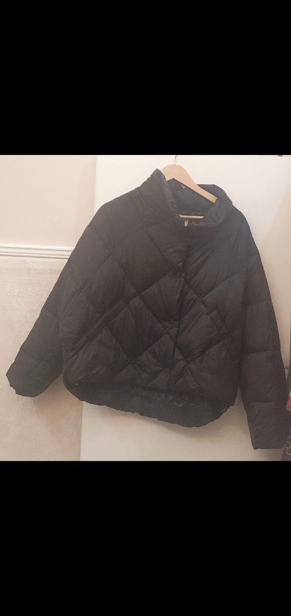 Chaqueta acolchada oversize negra