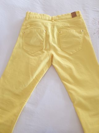 Pantalón de mujer amarillo