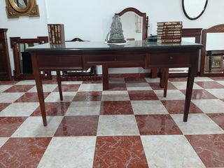 Mesa de despacho de caoba artesanal