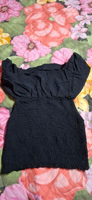 Top Tezenis nero con volant