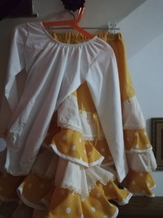Falda flamenca y zapatos talla M