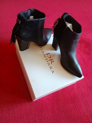 Botines de tacón negros