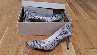 Zapato Salón Piel Serpiente Uterqüe