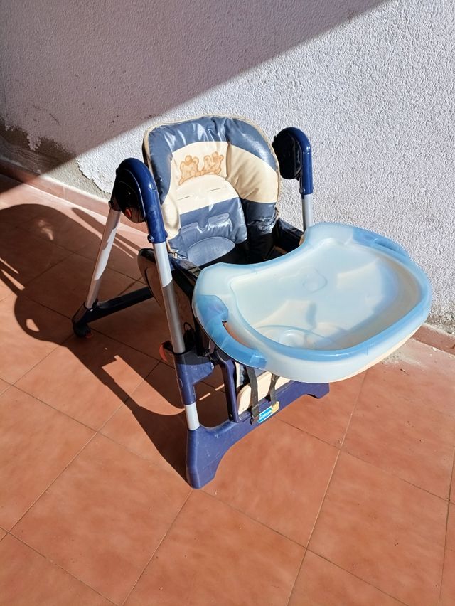 Trona de bebé azul y beige