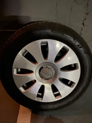 Llantas Audi con neumáticos nuevos. 215/55 R16 97W