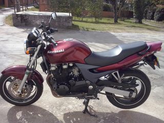 Kawasaki ZR7 750 2002