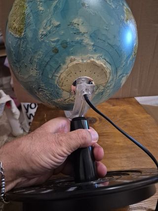 Mappamondo luminoso vintage