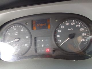 Opel Vivaro 2005