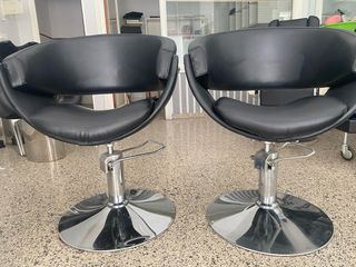 2 Sillas de Peluquería Negras