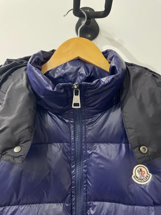 chaleco Moncler azul obscuro