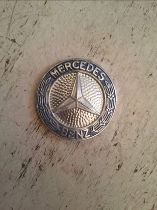 Insignia Mercedes Benz Antigua