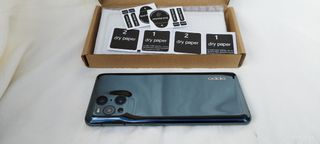 Caricabatterie e custodia OPPO Find X3 Pro 5G