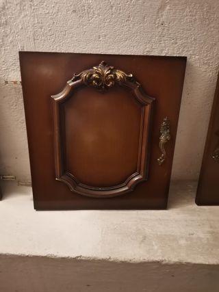 Puertas de mueble de salón con ornamento