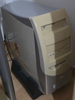 Ordenador de sobremesa LG Beige/Plata