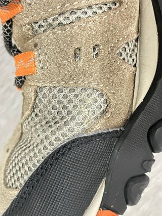 Sapatilhas Merrell bege e laranja