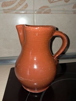 Jarras de vino de cerámica