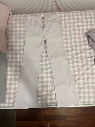 Pantalones vaqueros acampanados rosas