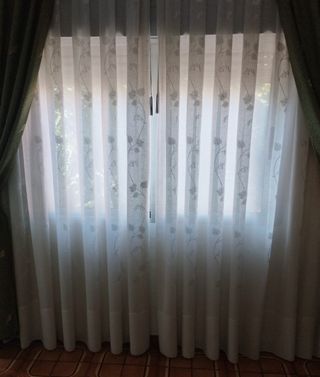 Cortinas Verdes y Blancas
