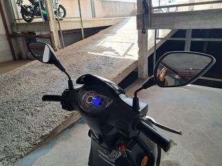 Moto nueva, pocos kilómetros