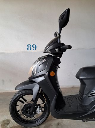 Moto nueva, pocos kilómetros