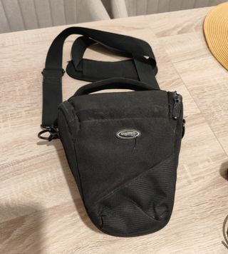 Canon EOS 1100D + Objetivo EF-S 18-55mm