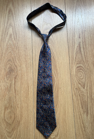Corbata paisley azul con rojo estilo clásico