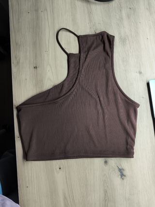 Top asimétrico Bershka marrón Talla L