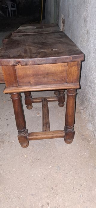 Mesitas de noche antiguas de castaño