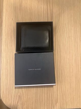 Cartera Tommy Hilfiger Negra