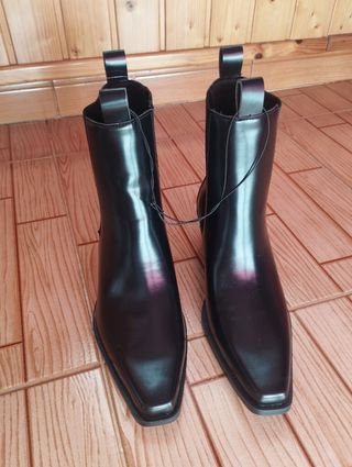 Botines vaqueros sintéticos negros