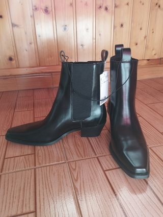 Botines vaqueros sintéticos negros