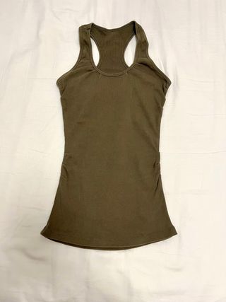 Camiseta verde oliva talla S