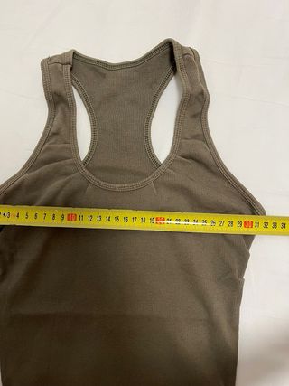 Camiseta verde oliva talla S