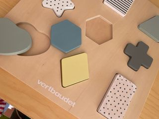 Puzzle madera Vertbaudet formas geométricas