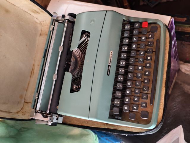 Máquina de escribir Reto No Superreto